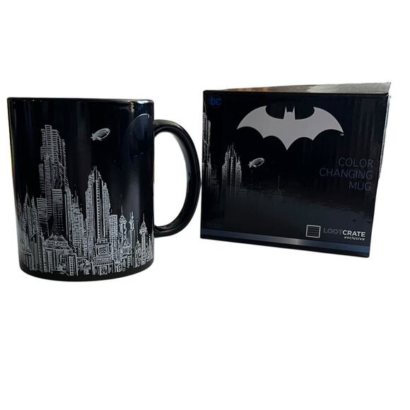 DC Batman Black Color Changing Mug 2017 Loot Crate Gotham City Joker Bat-Signal - Picture 1 of 9